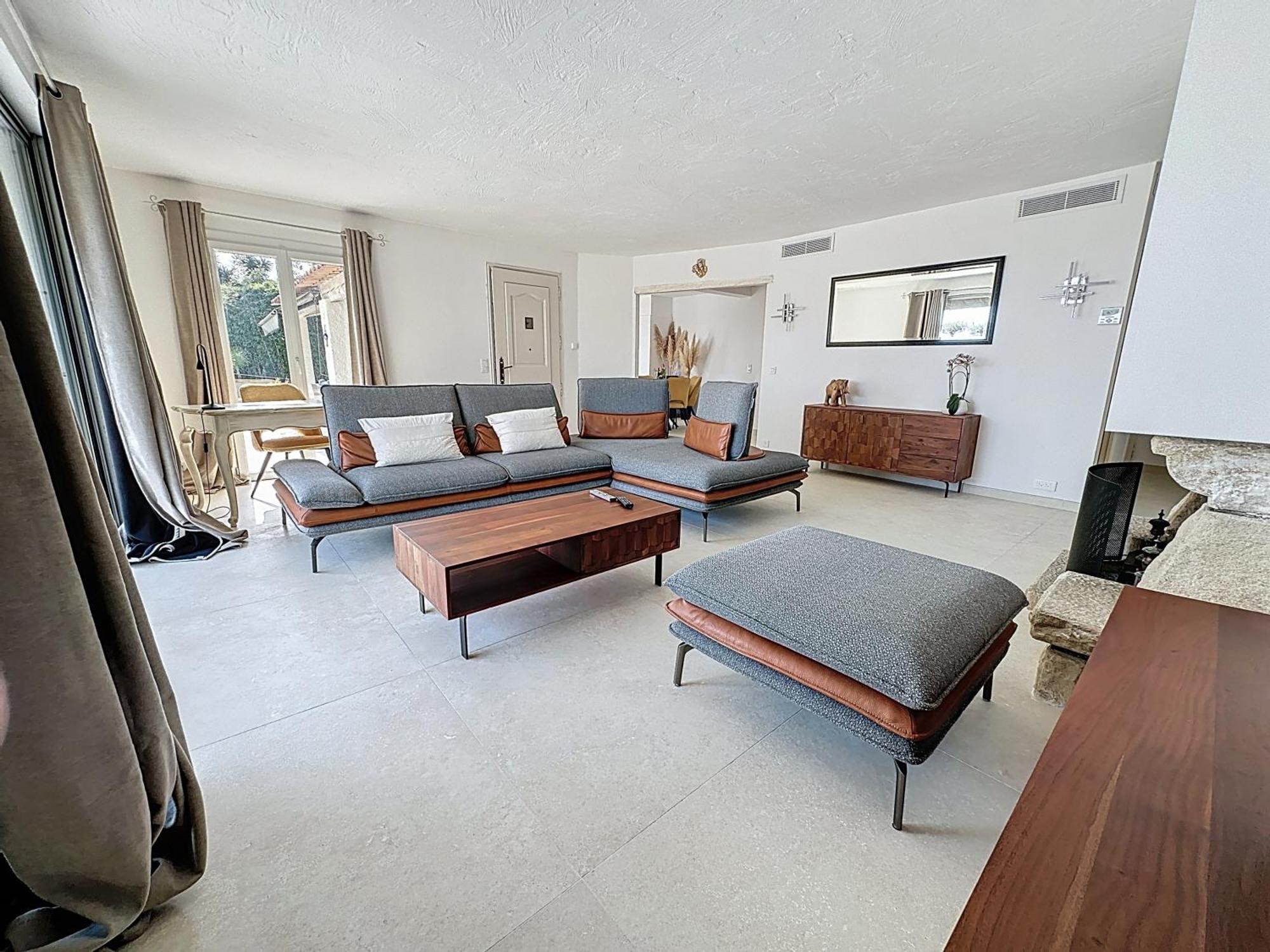 3 Bedrooms Villa Near Cannes - Pool & Jacuzzi - Sea View Mandelieu-la-Napoule Exterior photo